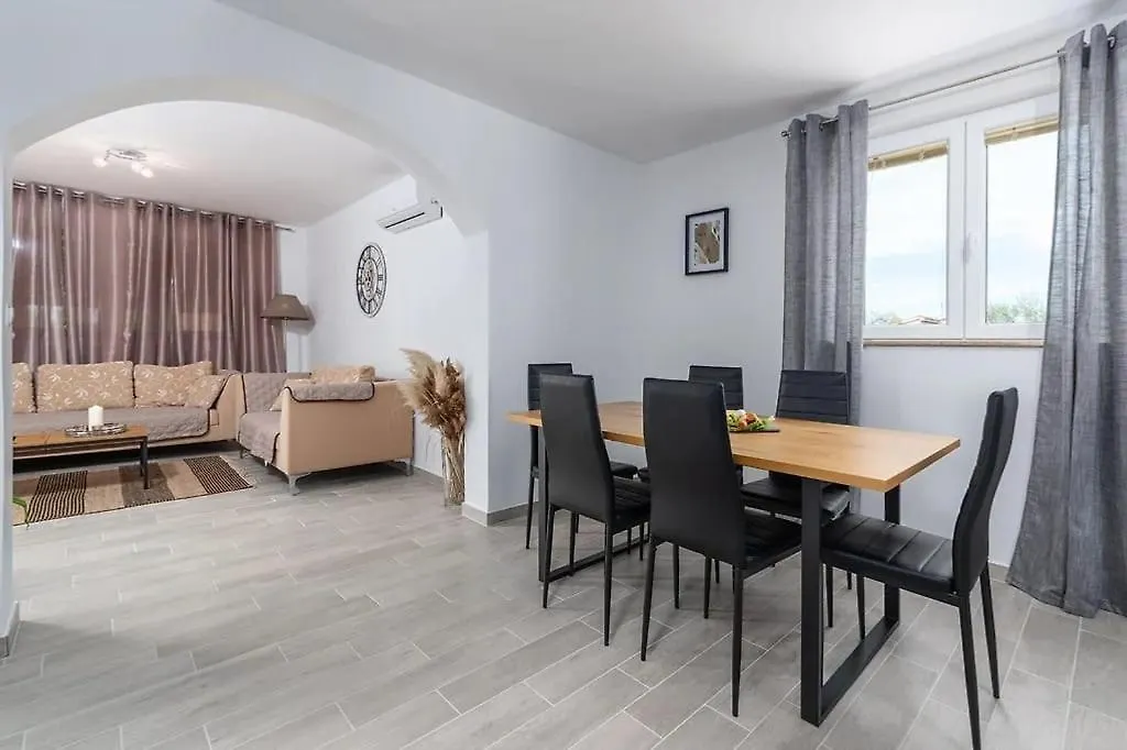 Ferienhaus Anita Labinci